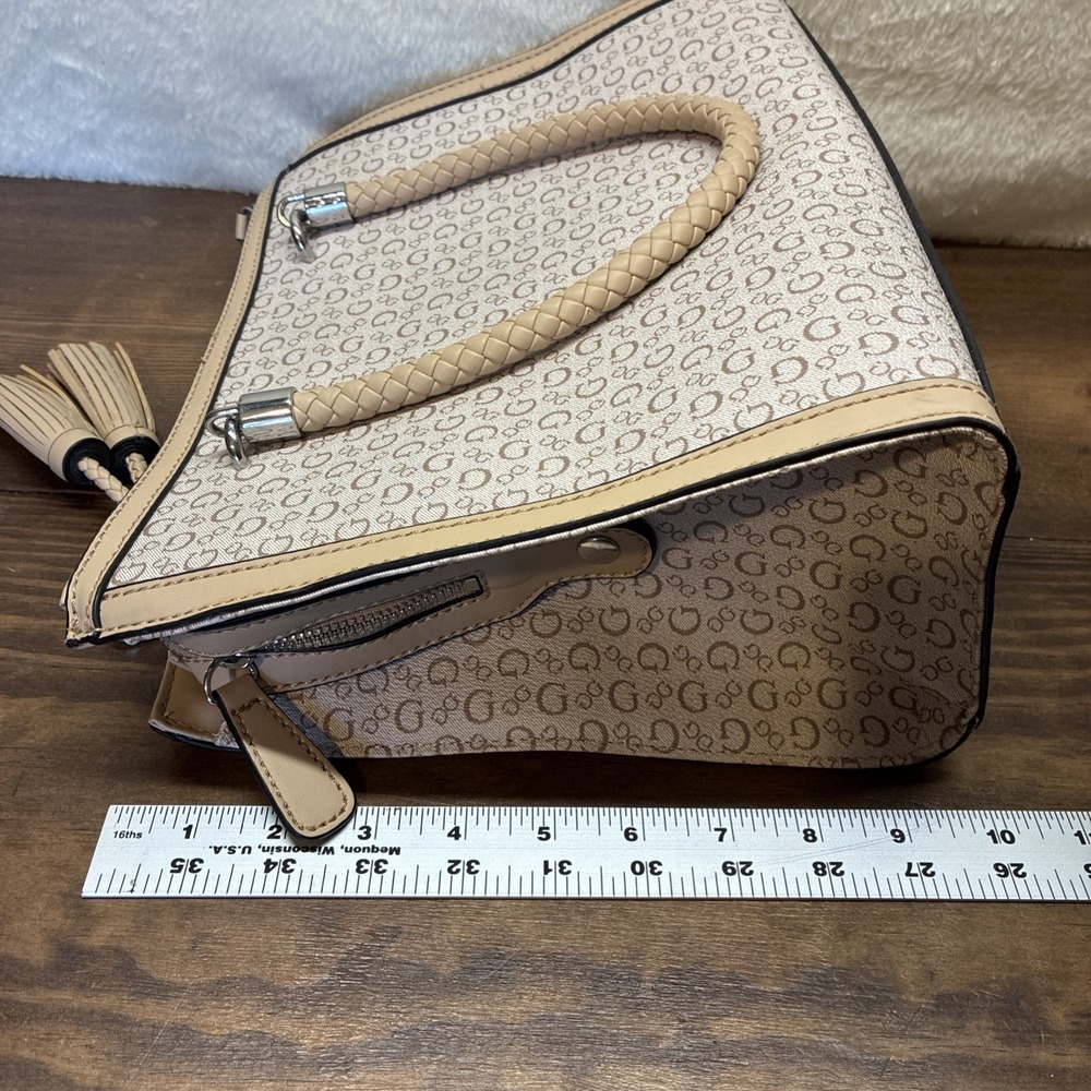 GUESS Purse Monogram Beige Satchel Shoulder Handbag Crossbody Purse EUC - Picture 14 of 16